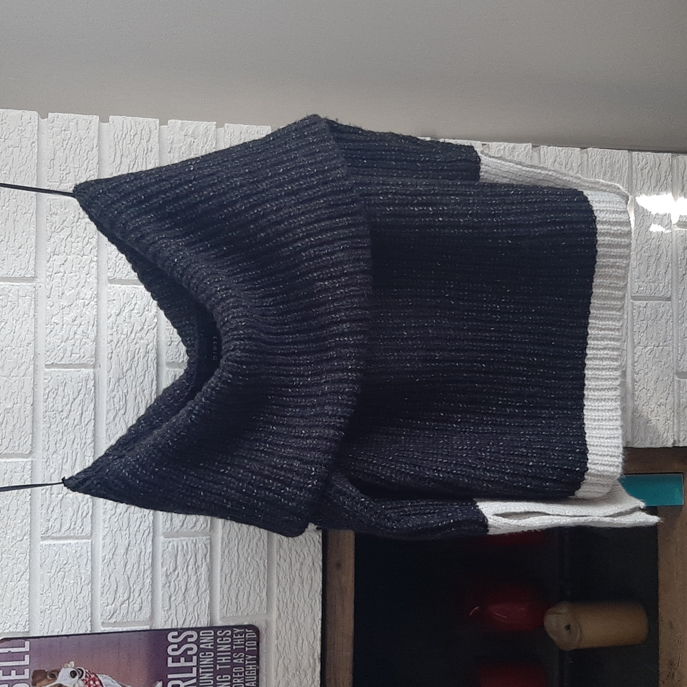 Press Knitted Off Shoulder Bohemian Sweater with Split Sleeves Size S